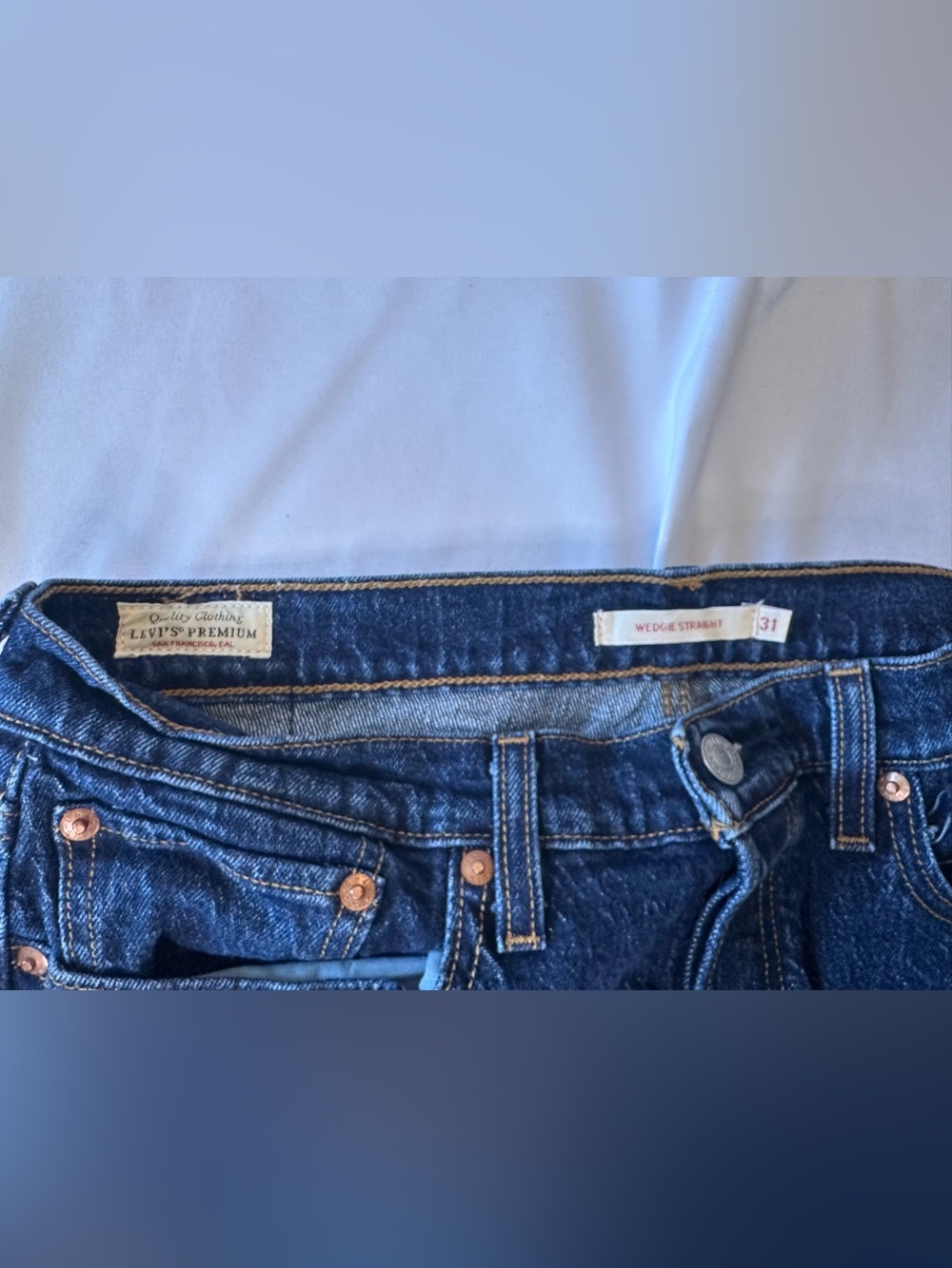 Levi's Wedgie Jeans Womens Blue Button Fly Denim 31/24 - Picture 3 of 9